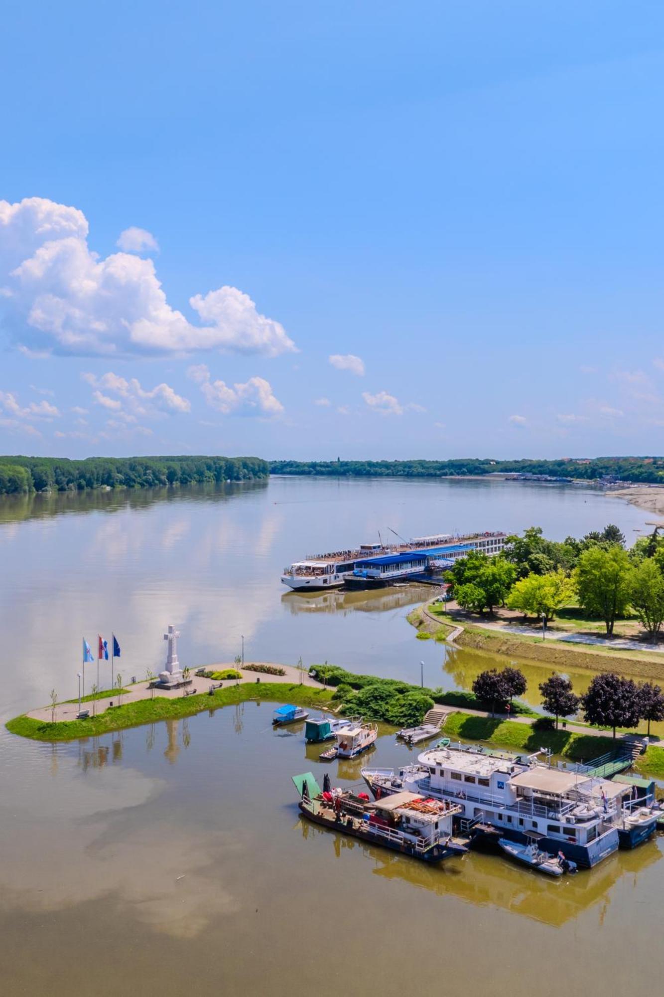 Apartman Sanda Vukovar Buitenkant foto